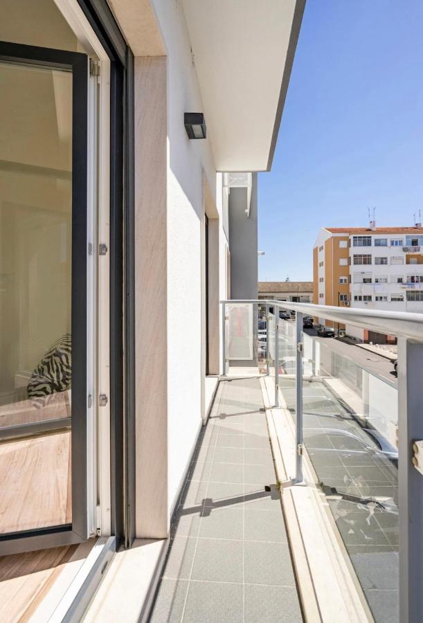 Modern Double Room With Private Balcony Montijo Esterno foto
